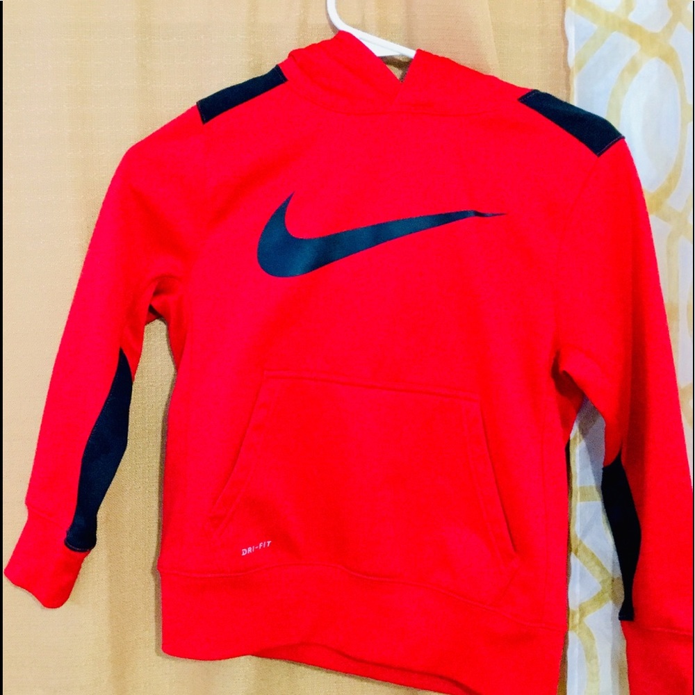🔥BOYS RED NIKE HOODIE🔥
